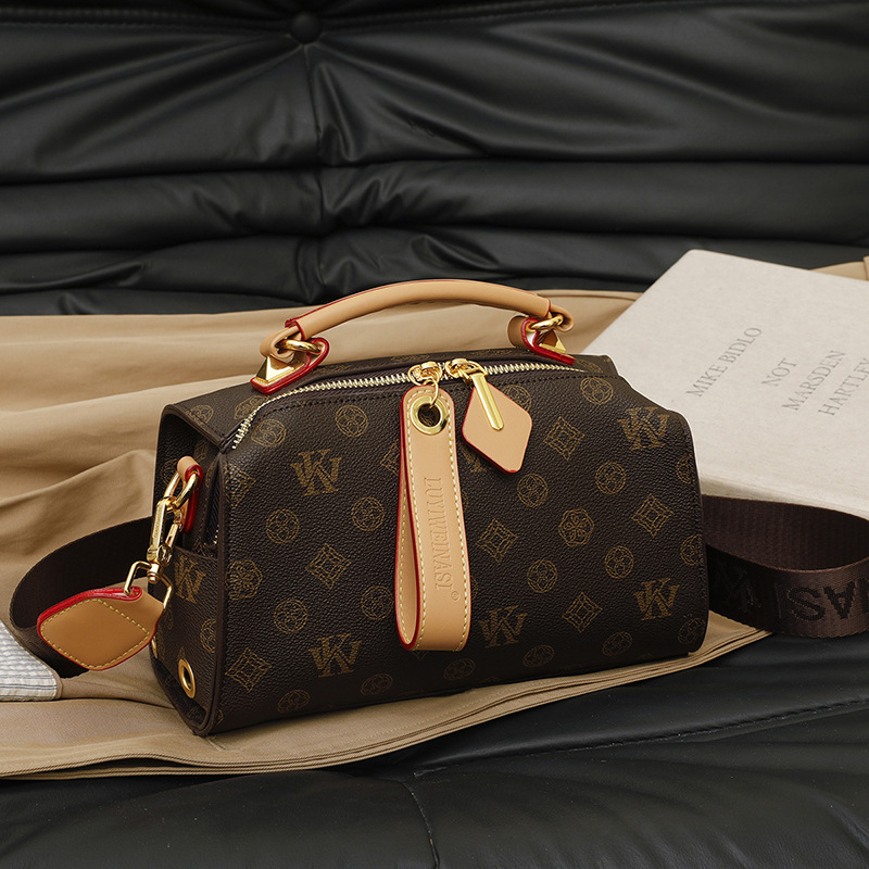 Brand High-End Women's 2025 New Luxury Retro Boston Bag, Handbag, Versatile Fashion Crossbody/Shoulder Bag with Letter Design