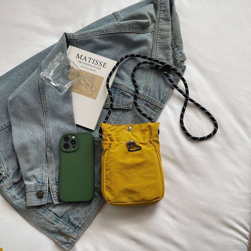 Minimalist Style Lightweight Drawstring Canvas Small Bag: Versatile Mini Single-Shoulder Crossbody Coin Purse for Mobile Phones