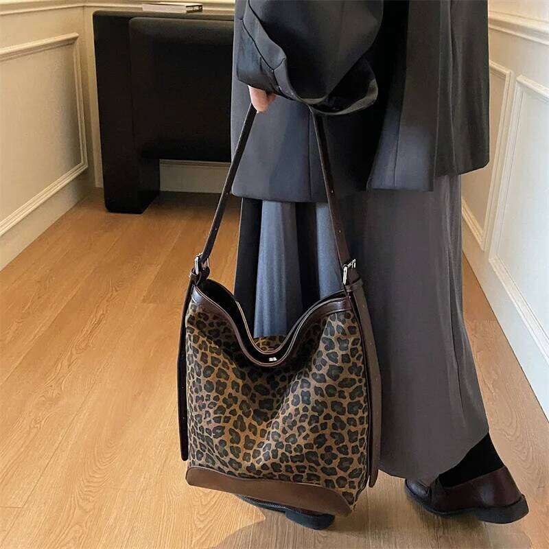 New Winter Autumn Simple Texture Crossbody Women Fashion Casual and Versatile Bucket Bag Large Capacity Tote Storage Bags XJ260131