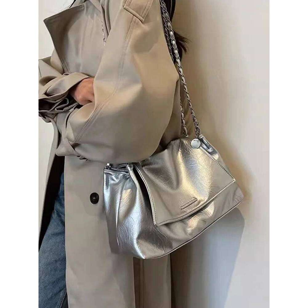 Casual Soft Surface Large Capacity Women 2026 New All-Match Chain Messenger Popular Silver Shoulder Bag Handbag