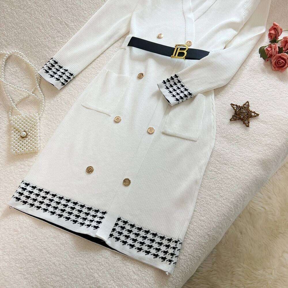 YuooMuoo Brand Fashion Woman Knitted 2025 Autumn Winter Elegant V-neck Bird Lattice Lady Office Dress Korean Party Vestido XJ260131