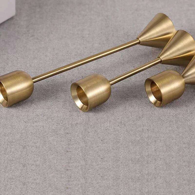Luxury Golden Color Metal Holders Candlestick Wedding Table Candle Stand New Year Bar Party Candelabra Home Decorations Y260131