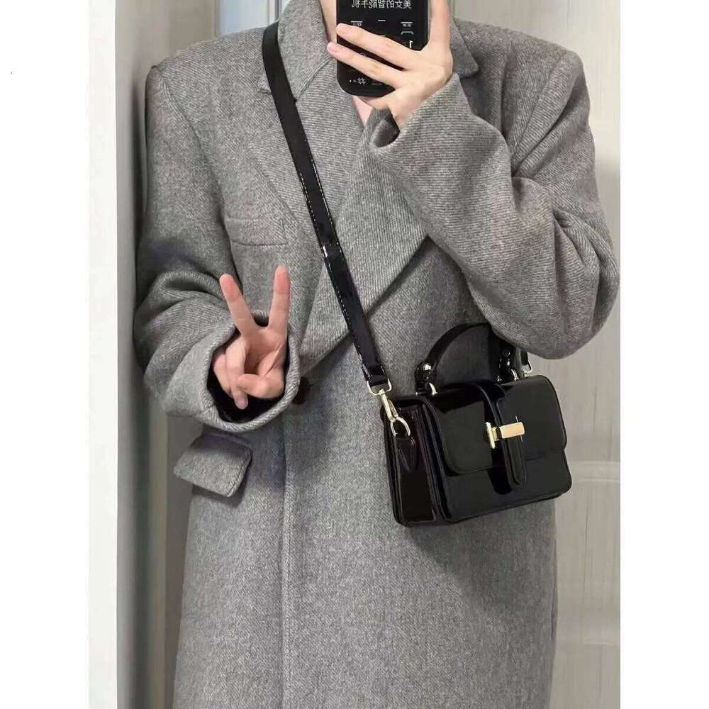 Unique glossy small square female 2023 new fall and winter fashion versatile single shoulder commuter crossbody bag XJ260131