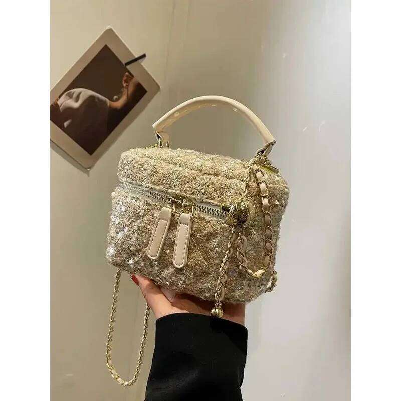 Ladies' Mini Handheld Bucket Bag 2025 Spring Summer New Sparkling One Shoulder Bags Casual Versatile Grid Chain Crossbody Pack XJ260131