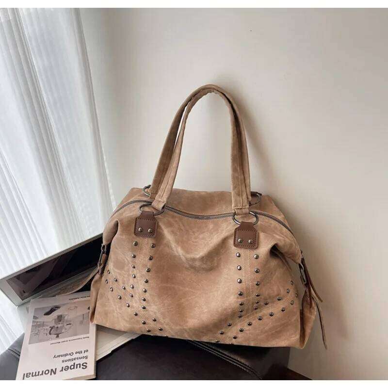 PU Shoulder Fashion Rivet Decoration Solid Color Body Design Large Capacity Versatile Commuter Underarm Bag XJ260130