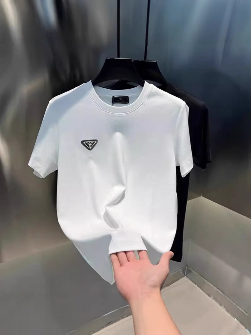 2026 new light luxury classic triangle metal short-sleeved T-shirt basic top men's clothing