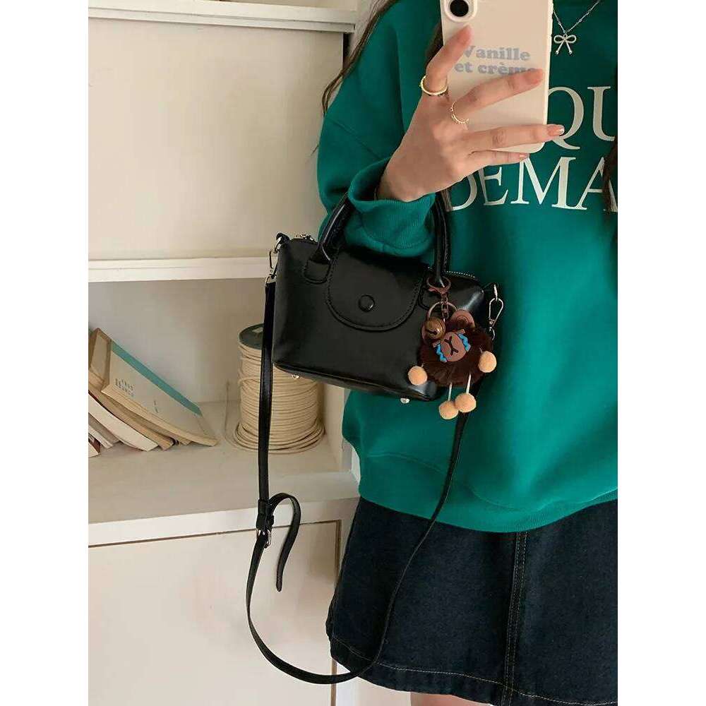 Fashion Lightweight Simple Shoulder Large Capacity Durable Classic Ladies Crossbody Dumpling Bag, All Seasons