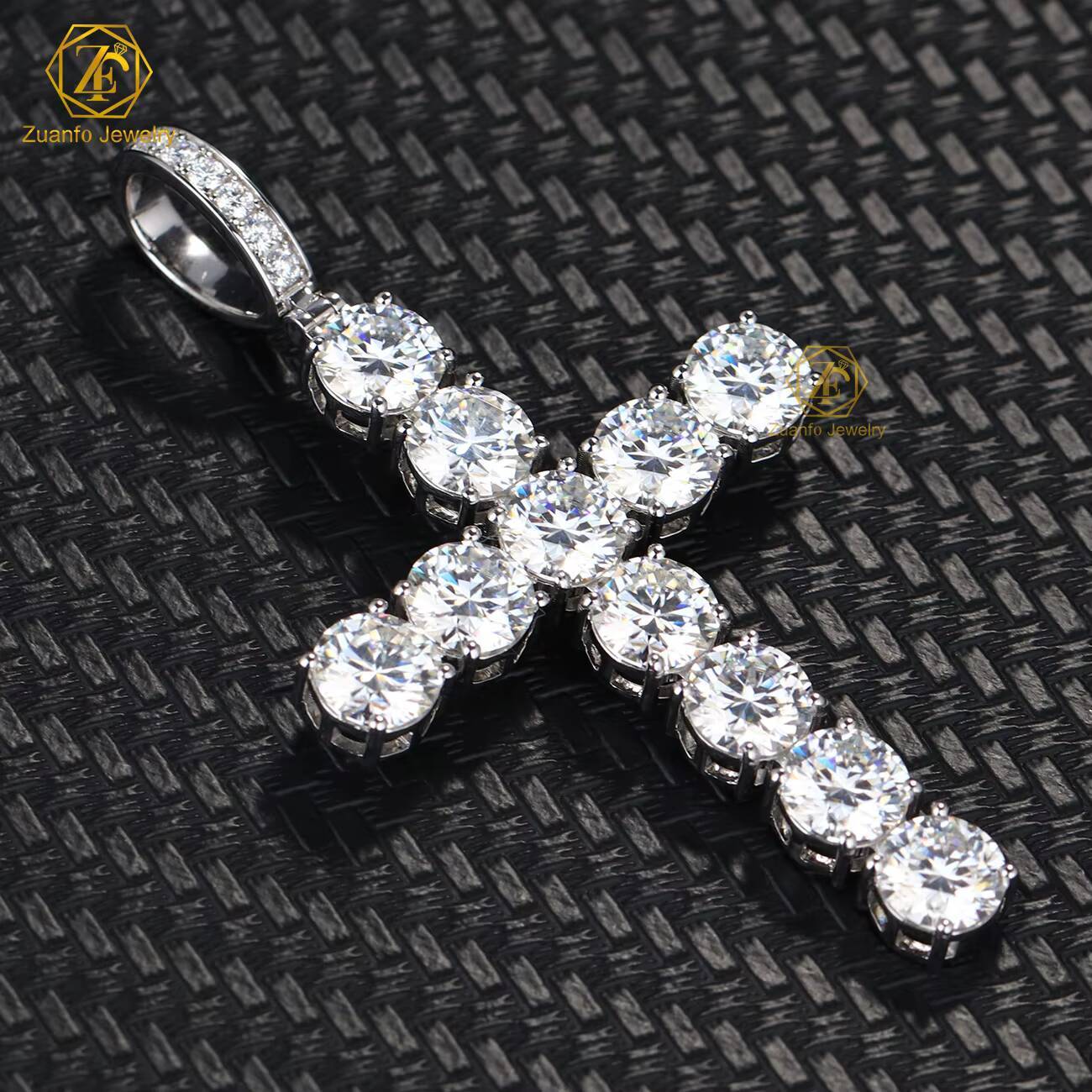 Wholesale Mens Hip Hop Full Diamond Cross Pattern Necklace Shiny Pendant with Complete Trend Jewelry Moissanite Pendants Charms