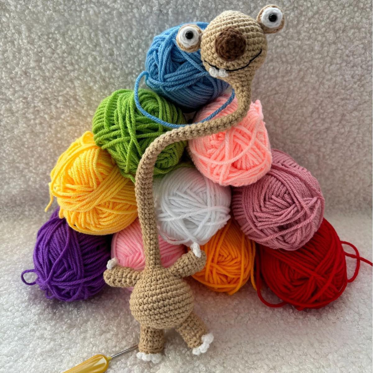 2026 New Crochet Prehistoric Sloth Handmade Bag Charm Cute Ugly Bag Parts Accessories Fashionable Casual Bag Pendant