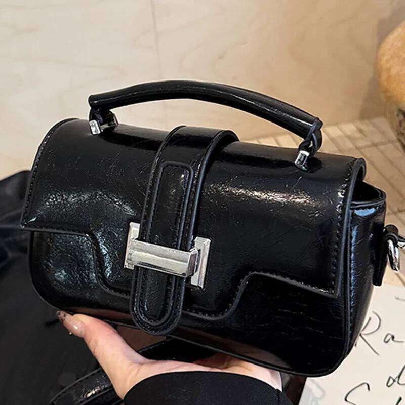 1pc Retro Handbag for Women in Winter Simple Yet Stylish Small Square Single Shoulder Crossbody Bag XJ260131