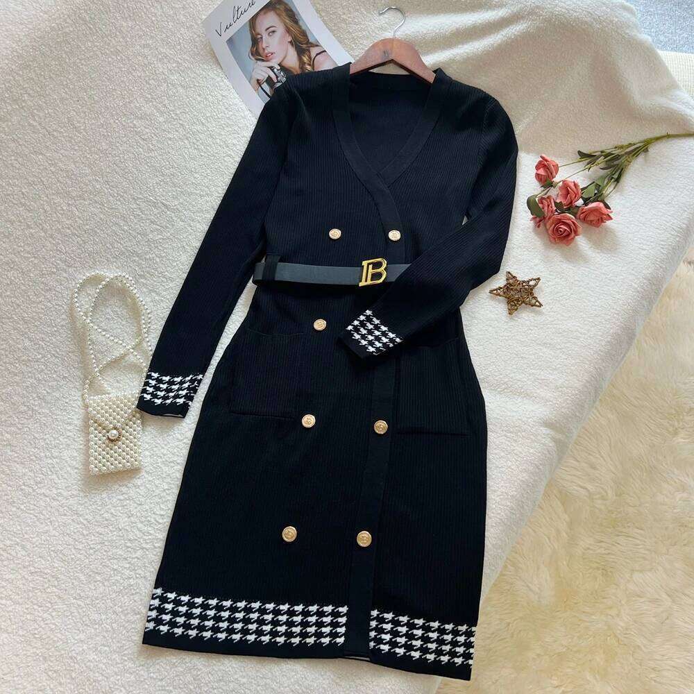 YuooMuoo Brand Fashion Woman Knitted 2025 Autumn Winter Elegant V-neck Bird Lattice Lady Office Dress Korean Party Vestido XJ260131