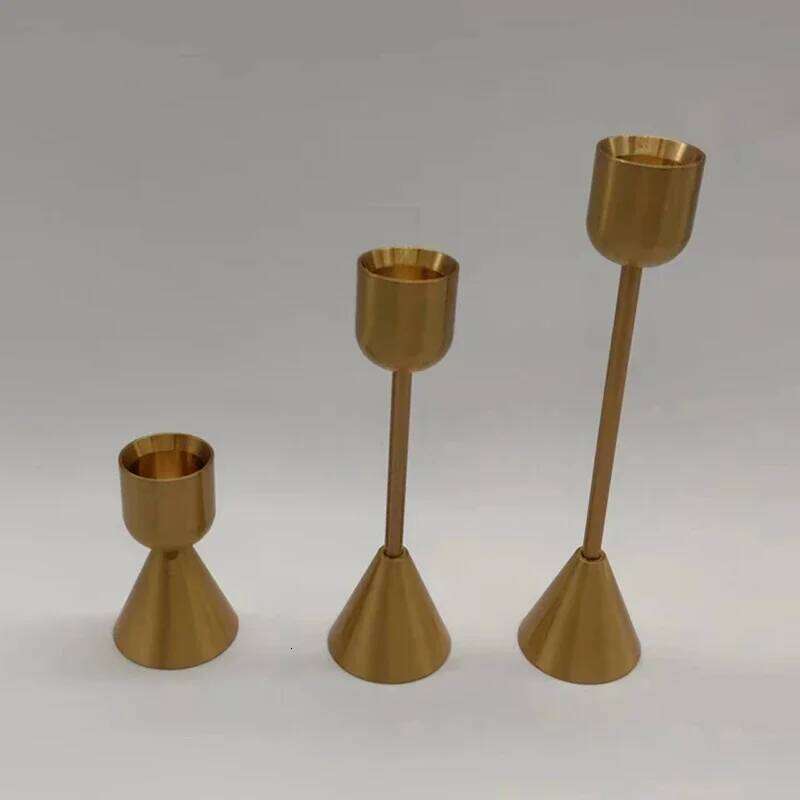 Luxury Golden Color Metal Holders Candlestick Wedding Table Candle Stand New Year Bar Party Candelabra Home Decorations Y260131