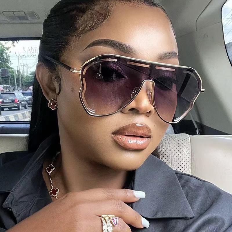 New Y2K Chic European And American Style One-Piece Large Frame Toad-Shaped Sunglasses Personality Outdoor Hollow Y2k Lenses