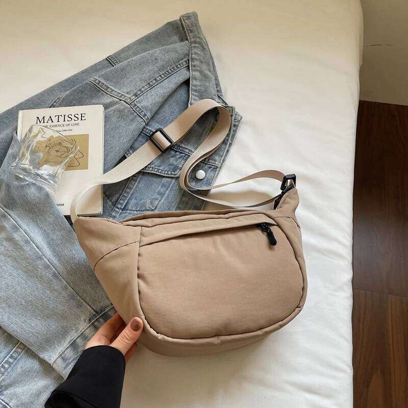 High-end feeling crossbody mini casual ultra-light saddle shoulder dumpling bag, chest bag