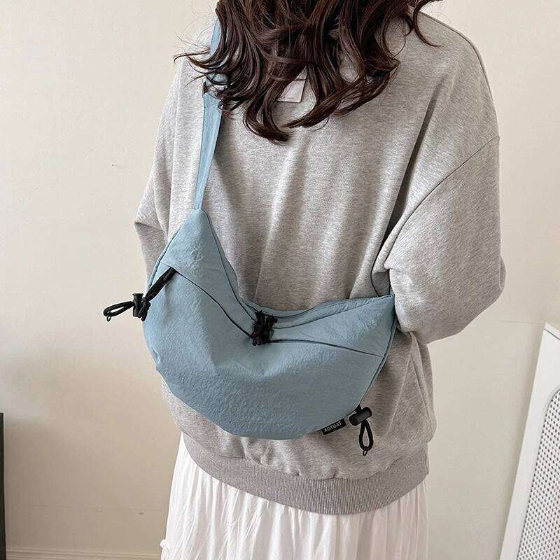 Solid color trendy personalized shoulder women, simple daily dumpling bag, versatile nylon crossbody bag for women