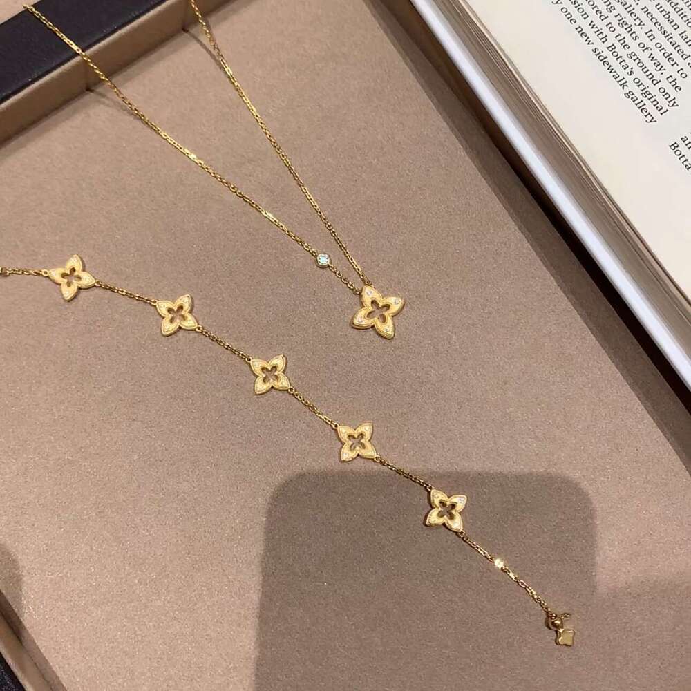 Jewelry Set Vintage Style Brushed Four Leaf Flower Necklace Women Elegant And Luxurious Niche High End New Design Gift For Girlfriend Visionice