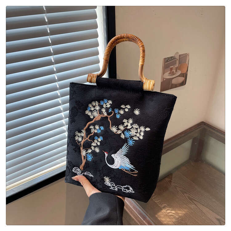 Track New Simple Elegant Handbag Exquisite Embroidery National Style Fashion Bag For Women MASA