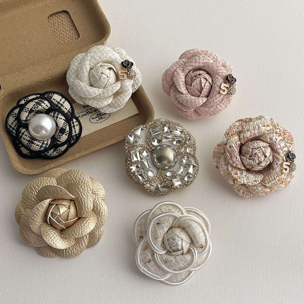 Korean Dongdaemun Same Style Fabric Camellia Flower High-end Pearl Pin Brooch Anti-exposure Accessory