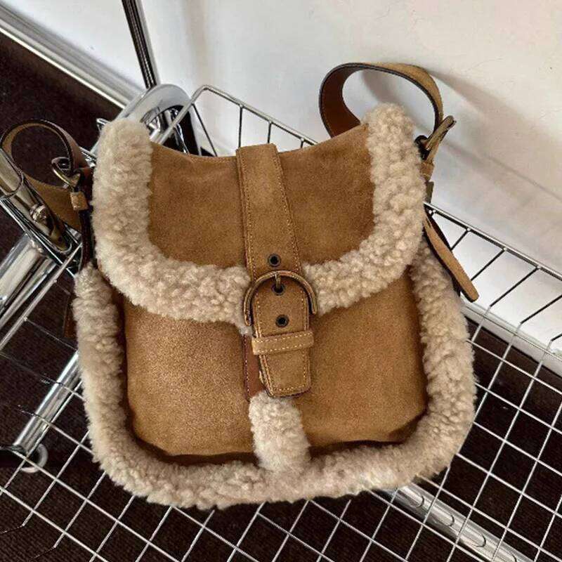 Autumn and winter retro Sle sherpa women's shoulder bag luxury design splicing new commuter multifunctional portable crossbody b XJ260131