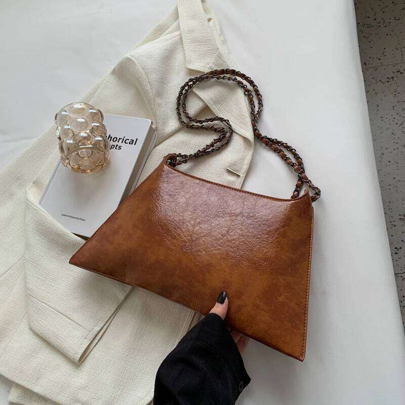 Vintage handbag for women; new fashion retro envelope shoulder bag with a unique texture chain strap.
