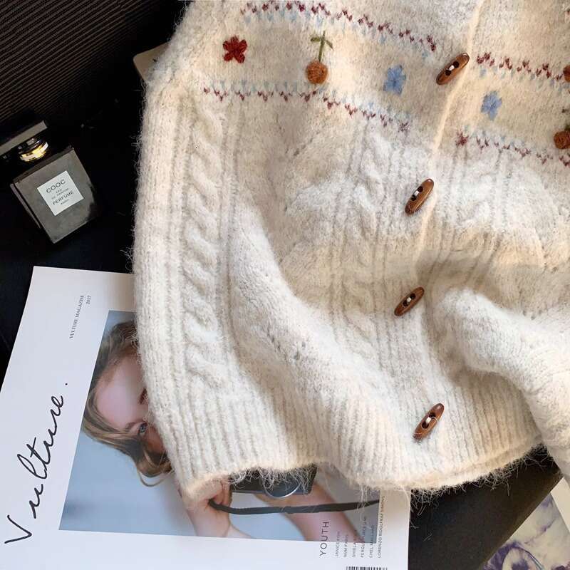 Vintage Knitted For Women Handmade Floral Sweater Round Neck Layered Sweet Jacquard Vest Versatile Trendy