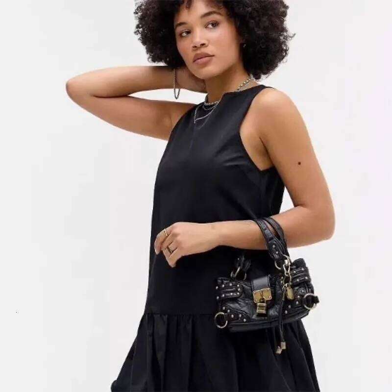Retro Rivet Black Crossbody Fashion Street Cool Motorcycle Trend Lock Design Small Tote Handbag High Quality Women's Bag H260131