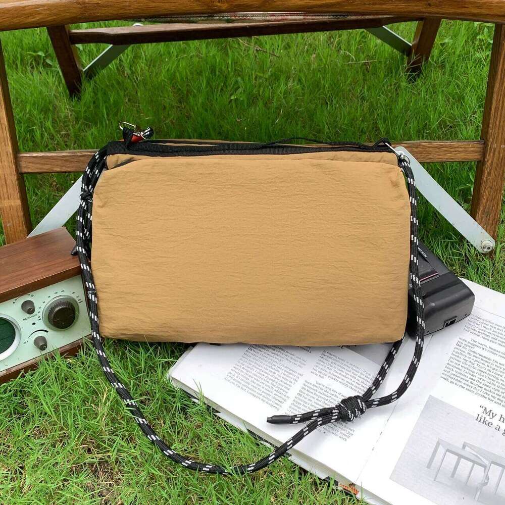 Crossbody handbag, casual shoulder water bottle bag, multi-functional sports outdoor bag