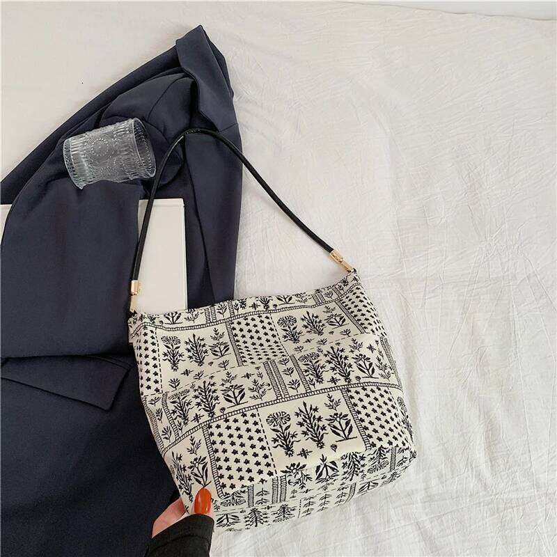 Korean style summer large capacity hand-held shoulder drawstring shopping bag, fresh floral tote bag