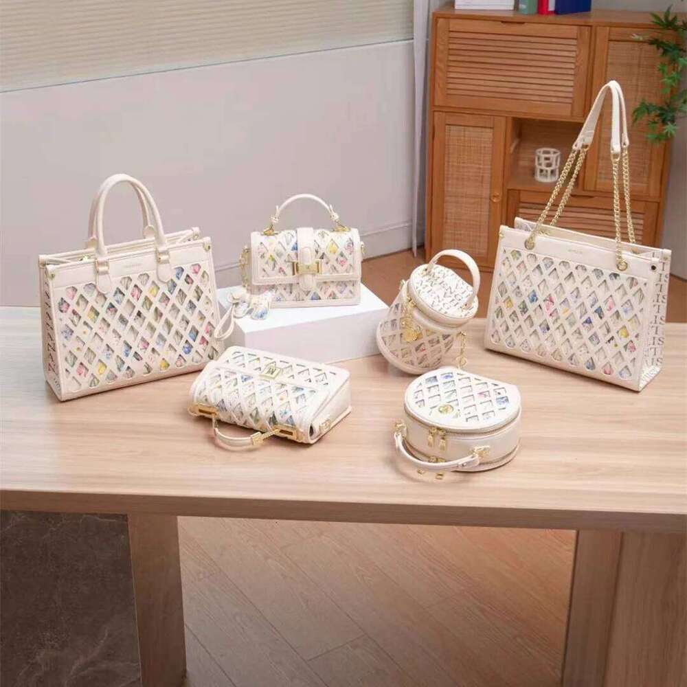 Women's high-end designer single shoulder crossbody bag 2024 new light luxury contrasting retro handbag