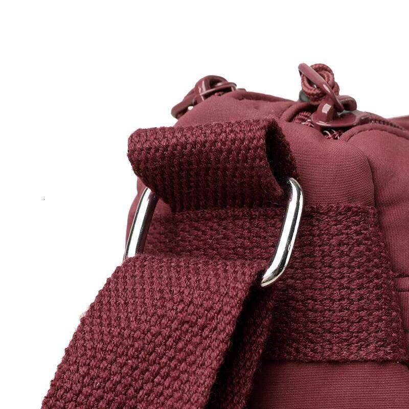 Foreign trade new shoulder lightweight simple fashion portable commuter multi-compartment outdoor crossbody shopping bag