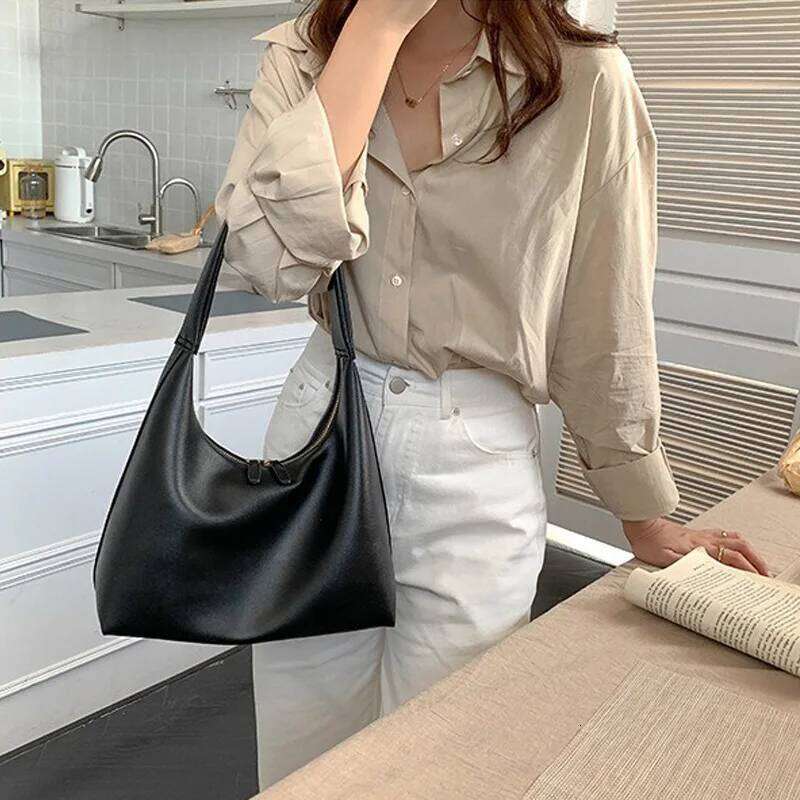 2026 Luxury Designer Woman Leather Handbag Summer Underarm Bag PU Casual Tote Korean Popular Purse Hand Bags for Lady