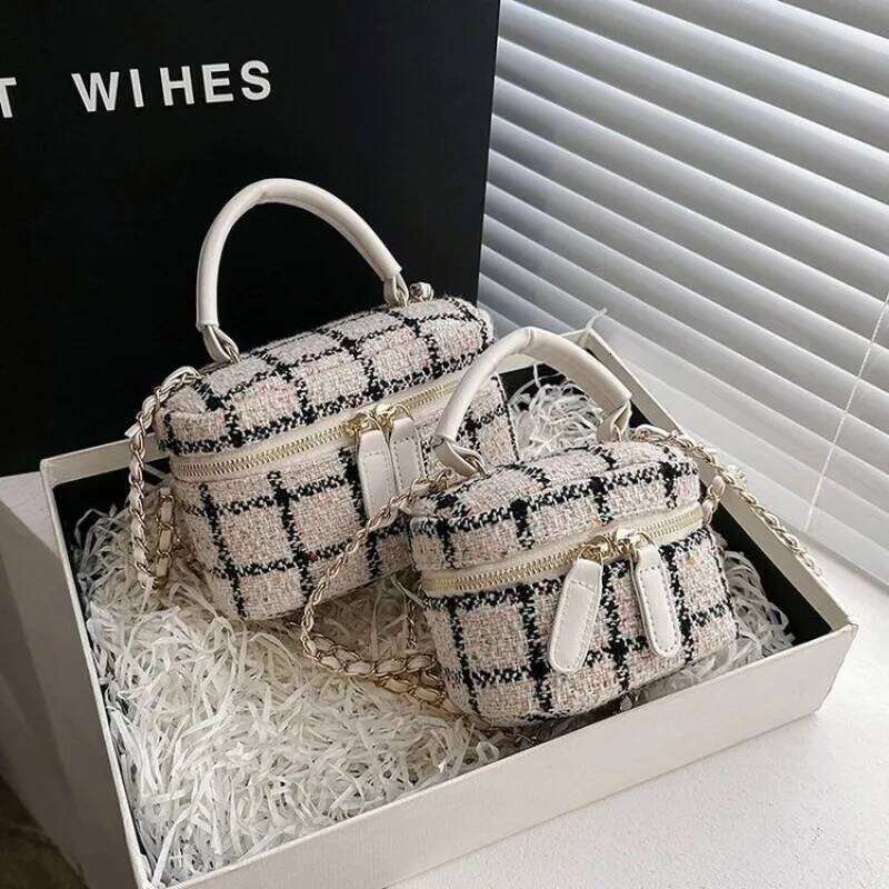 Graceful Retro Crossbody Quilted Texture Maillard Color Boho Style Adjustable Chain Strap Students Bag XJ260131