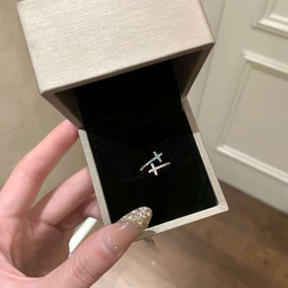 Double Crystal Cross Ring Silver-tinted Adjustable Jewelry Suitable for Date Nights and as a Gift