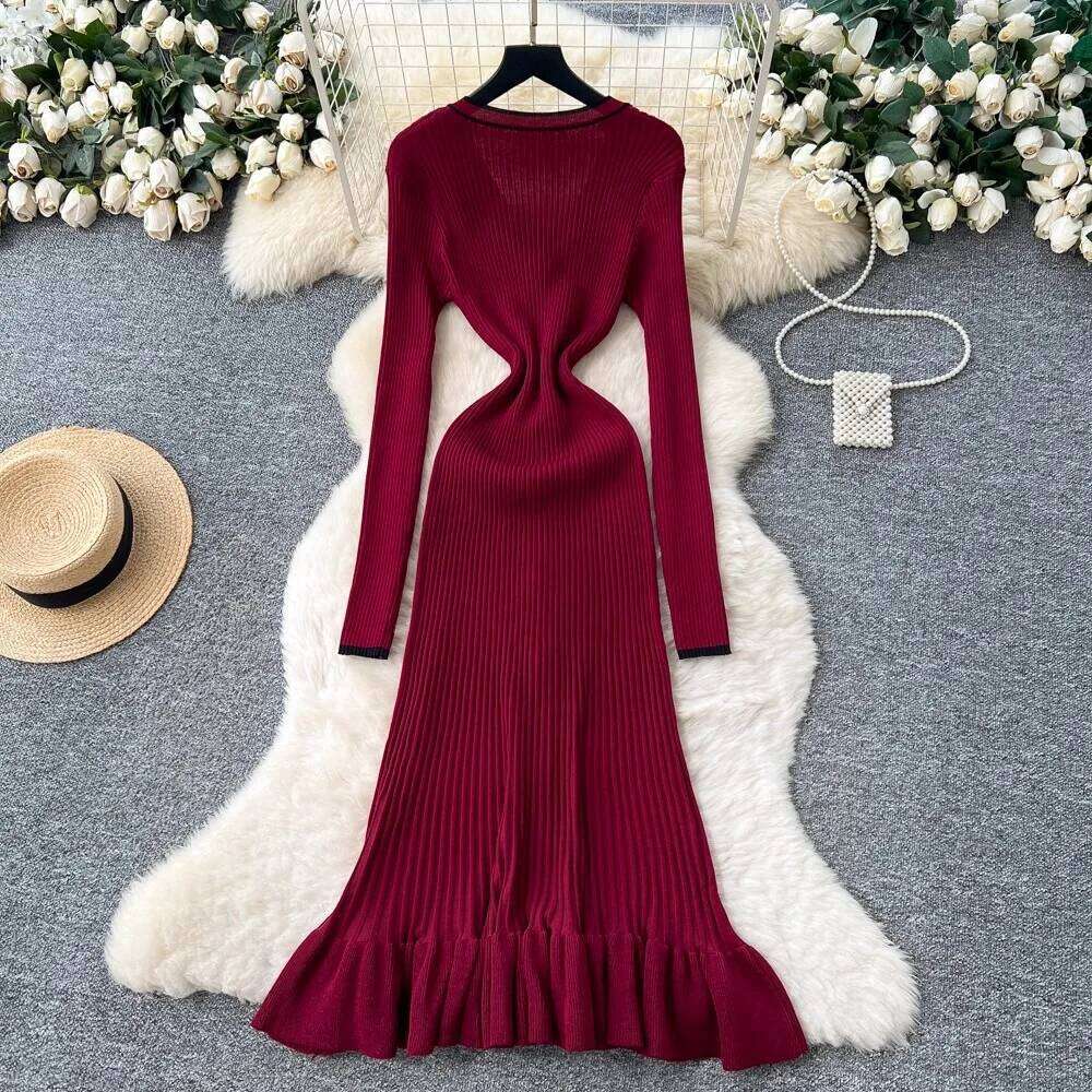 YuooMuoo Brand Fashion Aesthetic Ruffle Knitted Maxi Autumn Winter Women Luxury V-neck Single-breasted Shirt Sweater Dress XJ260131