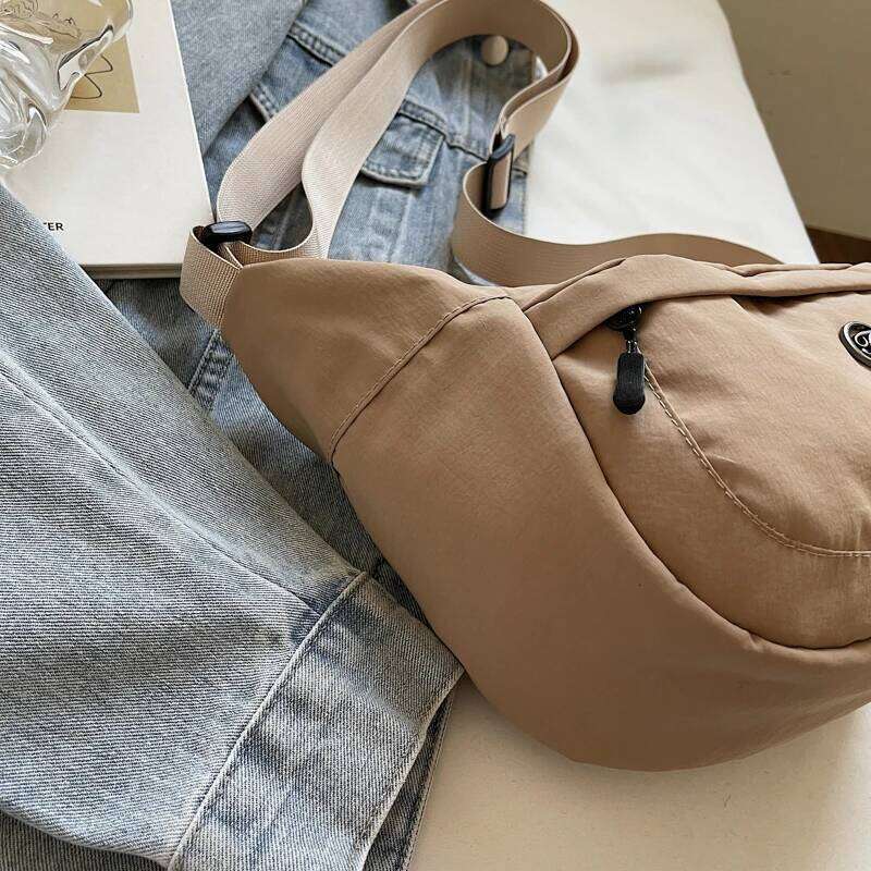 High-end feeling crossbody mini casual ultra-light saddle shoulder dumpling bag, chest bag