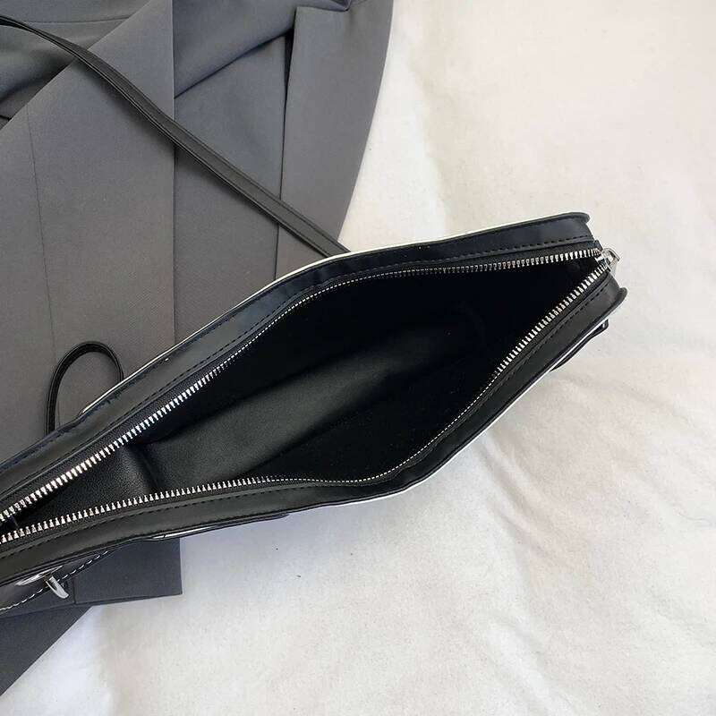 Gothic Dark Skull with Blood Stain Print Shoulder Punk Style Personalized Armpit Bag, Halloween Trendy Cool Crossbody