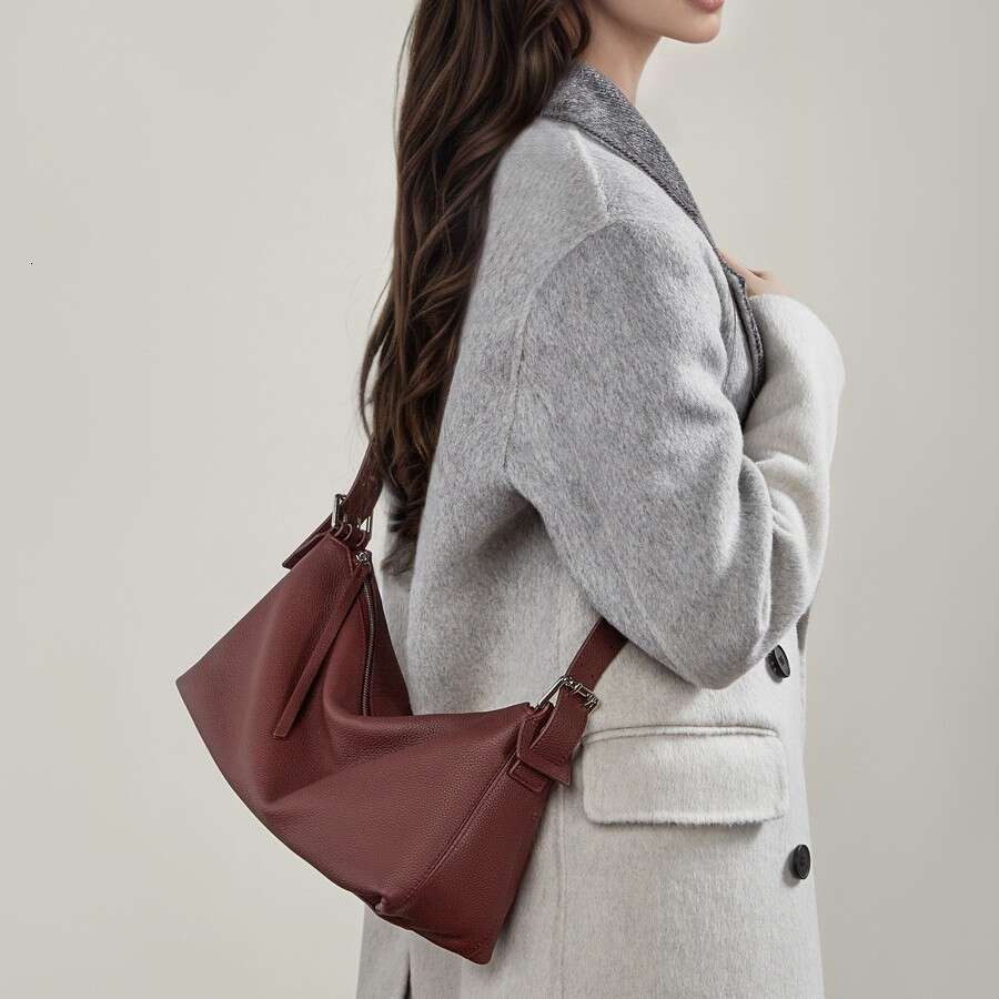 Luxury Shoulder Bags Totes Hobo Cross Border Belt Buckle New Top Layer Cowhide Genuine Dumpling Classic Vegetable Tanned Leather Single Crossbody Wome