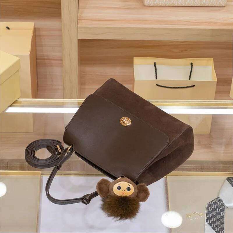 Handbag for women 2025 new autumn and winter feeling, light luxury, high-end designer commuting shoulder crossbody bag