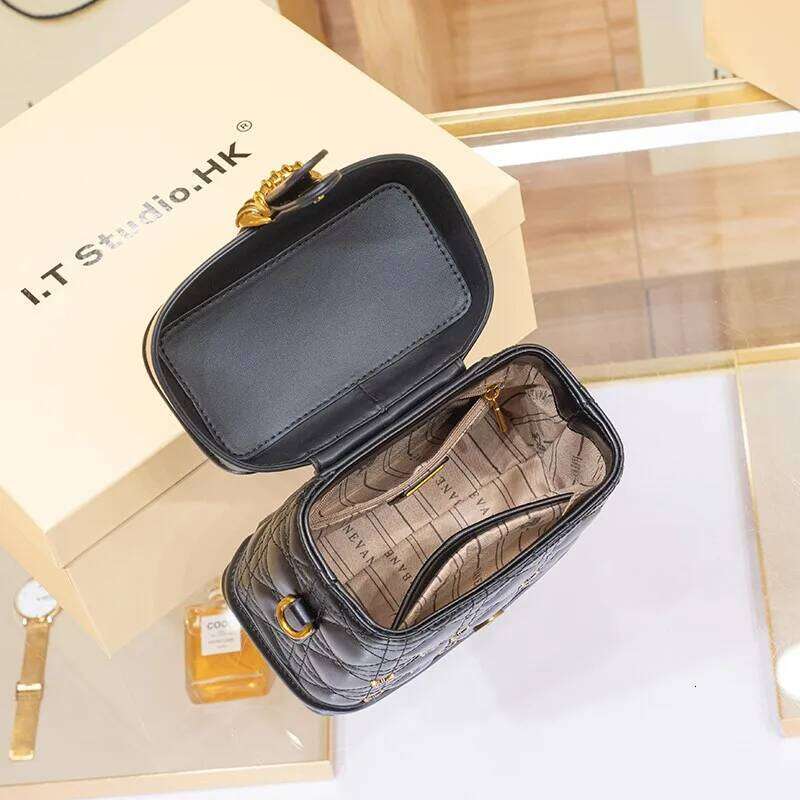 Women's 2024 new handbag genuine leather bucket bag, high-end designer single shoulder crossbody carrying box bag