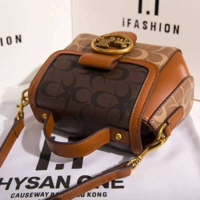 2025 New minimalist and fashionable small handbag, women's bag with contrasting colors, designer's high-end single shoulder cros