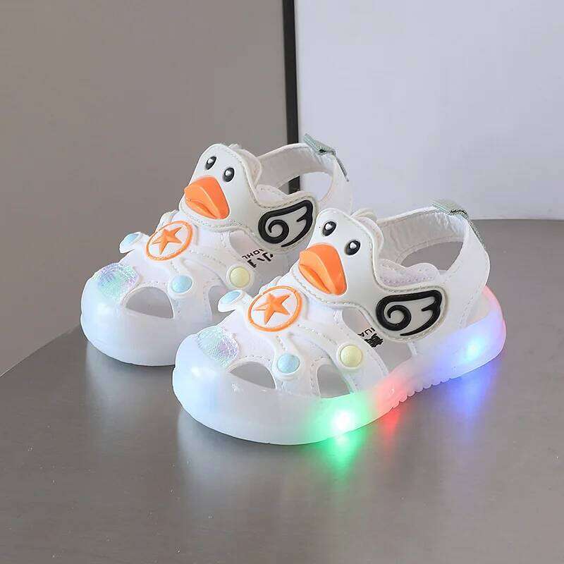 LED Light Shoes 2023 Summer 0-3 Year Old Boys/girl Headband Anti Kick Sandals with Soft Baby Toddler Soles Beach Shoe Y260128