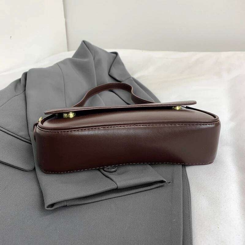 Flip Magnetic Buckle Shoulder Crossbody Bag for Work Commuting, Fashionable and Simple Armpit Small Square Bag, Portable Acc