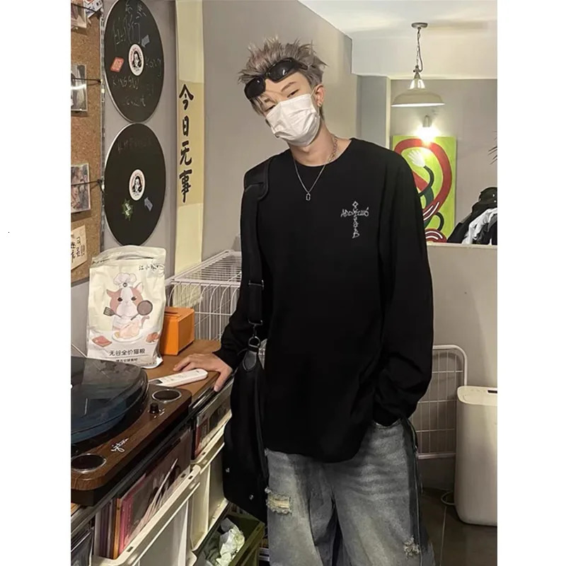 HipHop Street Letter Print T-shirt Men Autumn 100 Cotton Black Long sleeves T-shirt Sports Gym Y2k Top Men clothing 260118