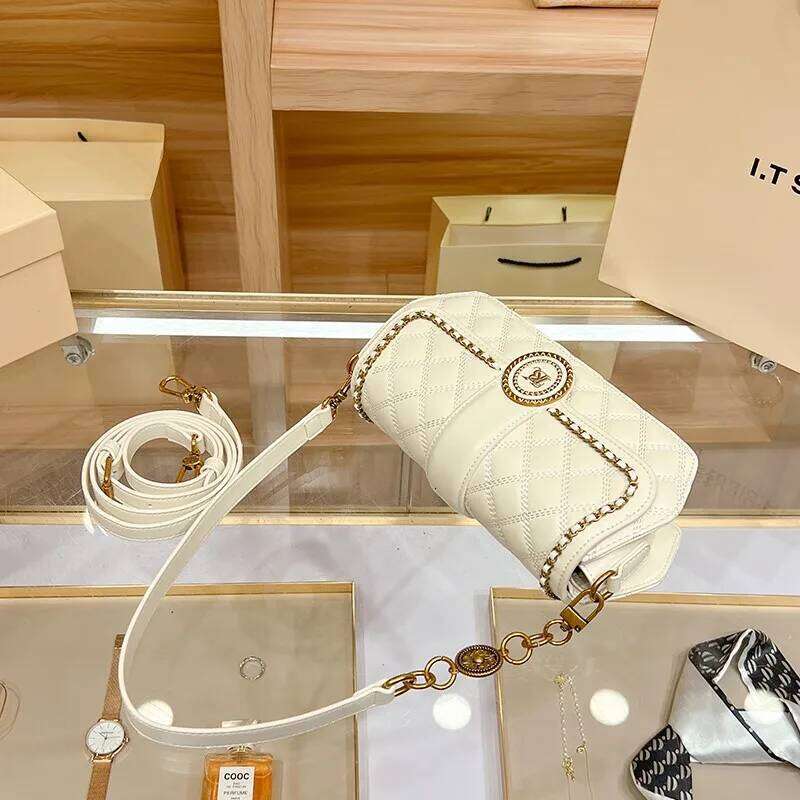 Women's handbag designer underarm bag, women's 2024 new autumn and winter high-end texture handbag, crossbody shoulder bag