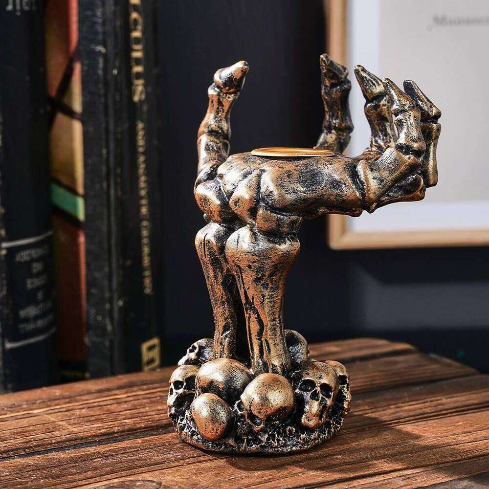 1PC,Halloween party,Halloween resin material retro skull hand decorated candlestick Y260131