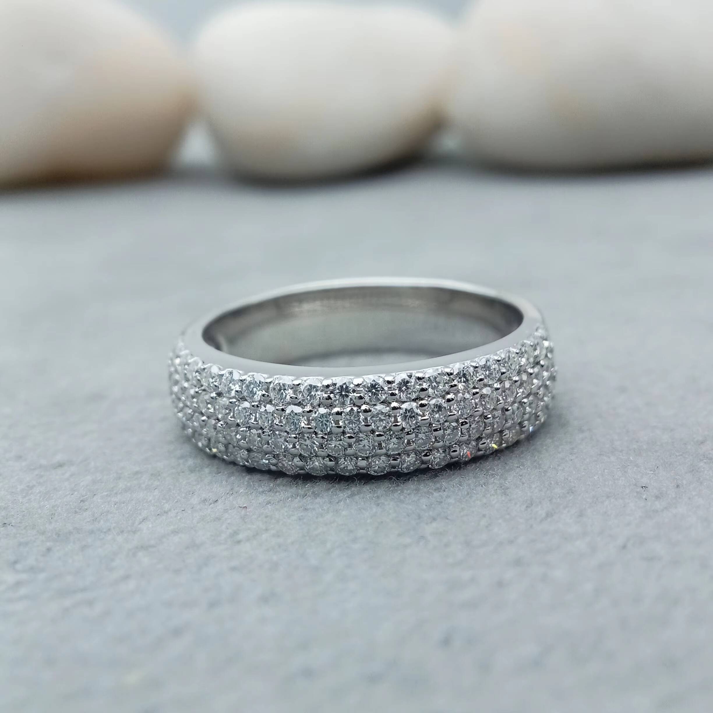 Womens 1ct round Cut VVS Lab Grown Diamond Engagement Wedding Ring 14k/18k Gold Classic Style GIA IGI Certified for Parties