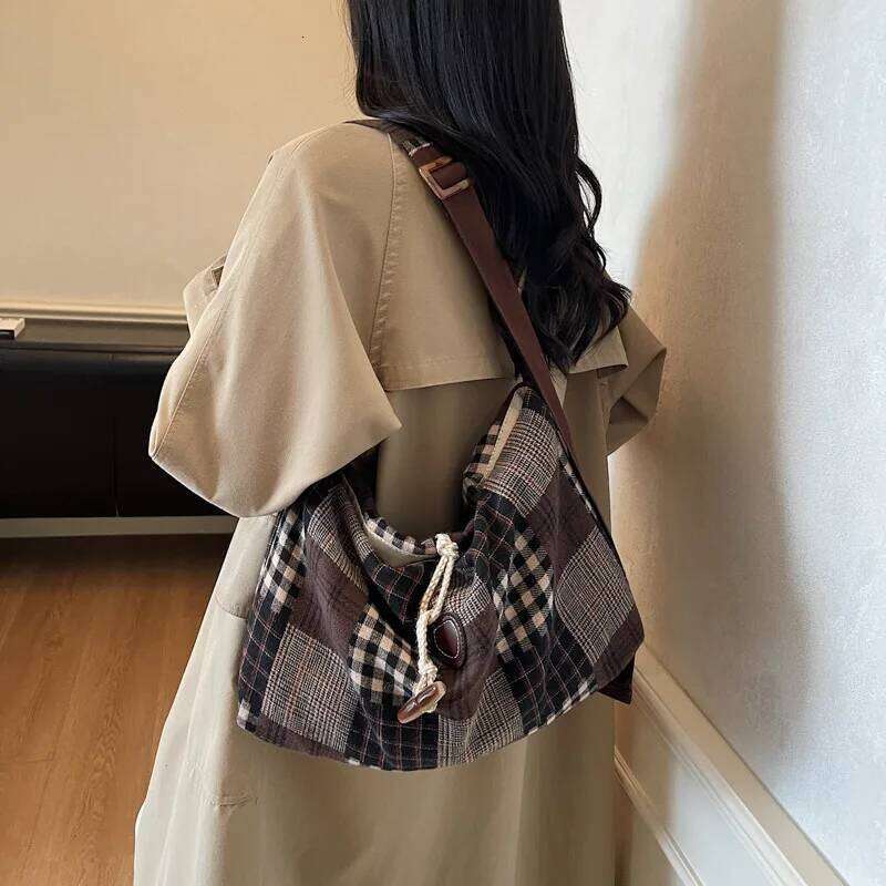 New Winter Plaid Crossbody Fashion Retro Texture Square Shoulder Lightweight Casual Leisure Large Capacty Bag XJ260131