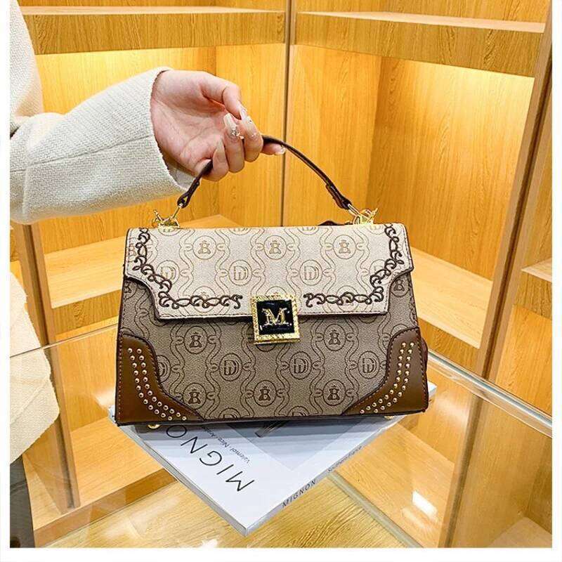 European and American Vintage Fashion Ladies' Retro Casual Crossbody Bag Comfortable Wide Shoulder Strap Handbag