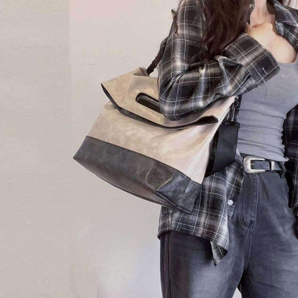 Large capacity contrasting color for women 2024 new fashionable commuting tote versatile casual shoulder crossbody bag XJ260131