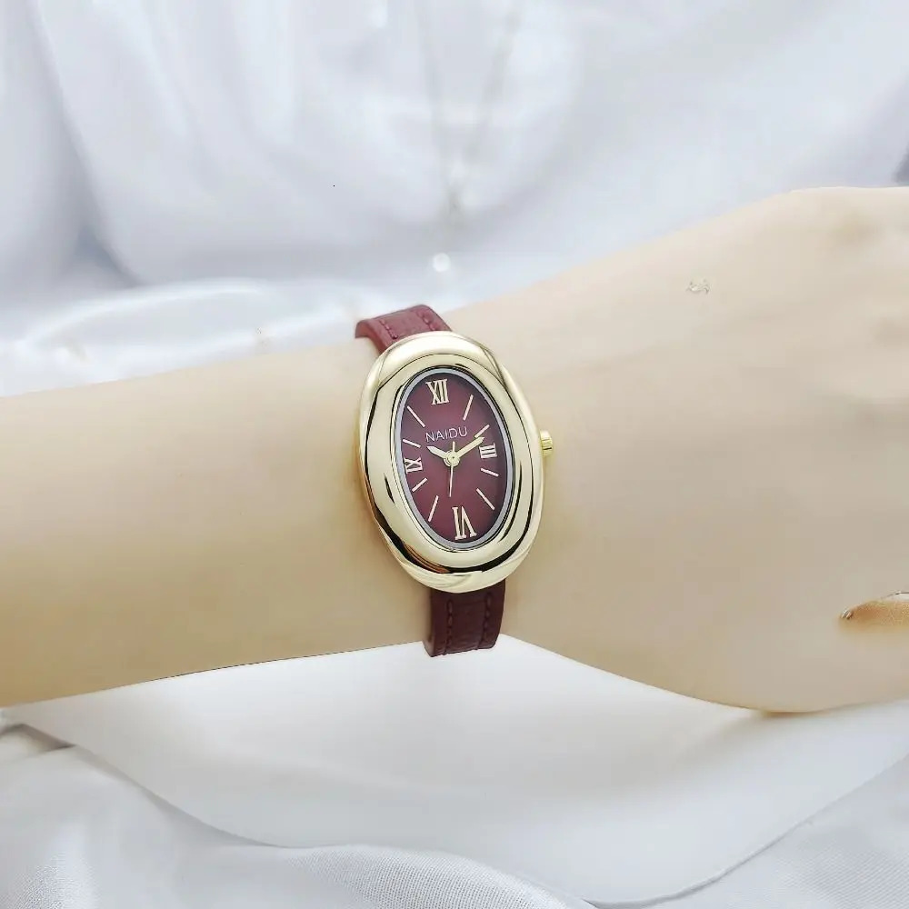 Goose Egg Shape Women Quartz Watch Soft Leather Strap Casual Vintage Oval Ladies Watches Durable Female Wristwatch 260126